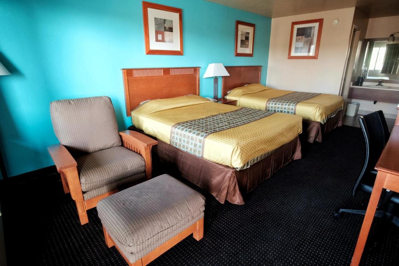 Claridge Inn - St. George Buitenkant foto